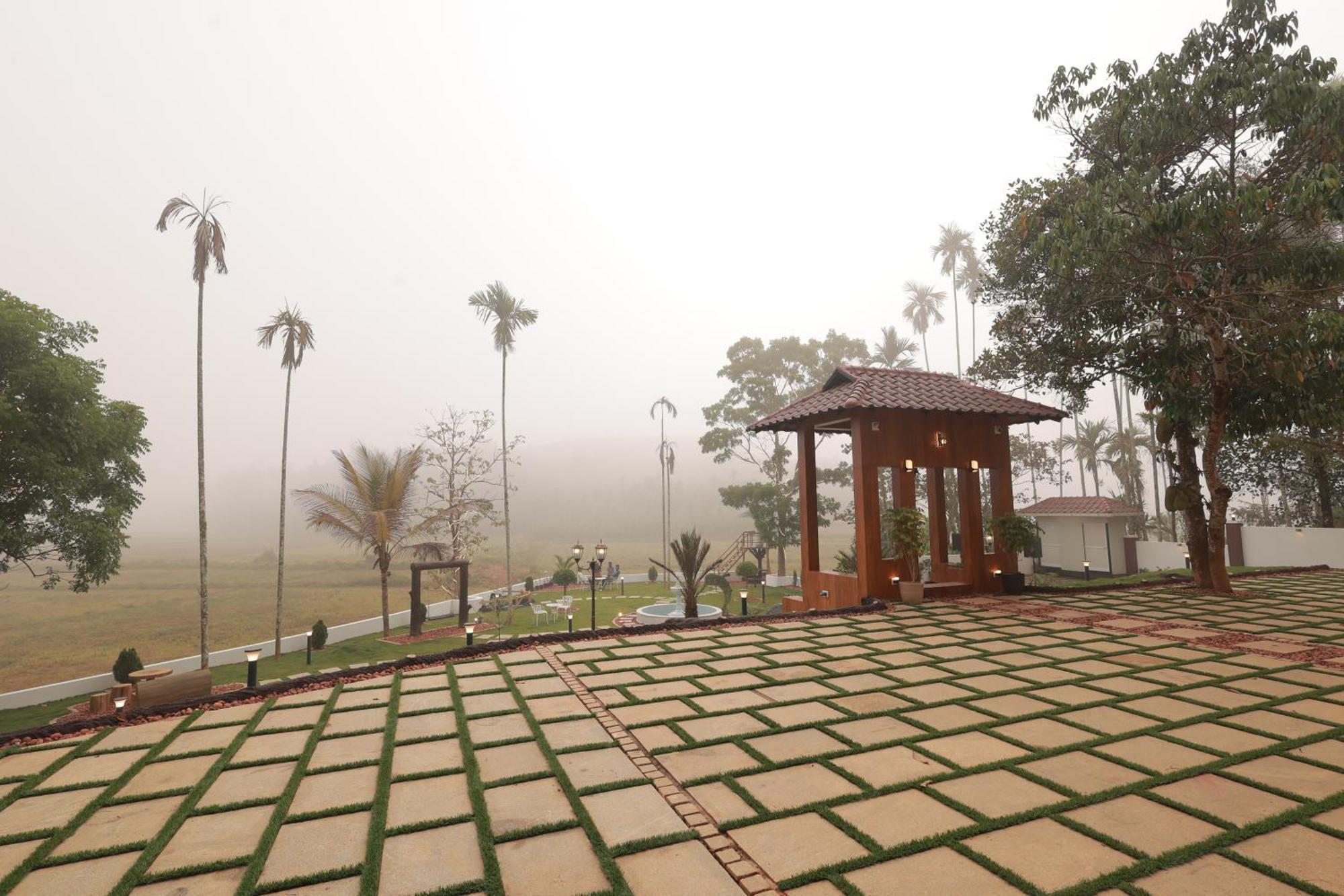 Tatvaura Resort Wayanad Padinjarathara Extérieur photo